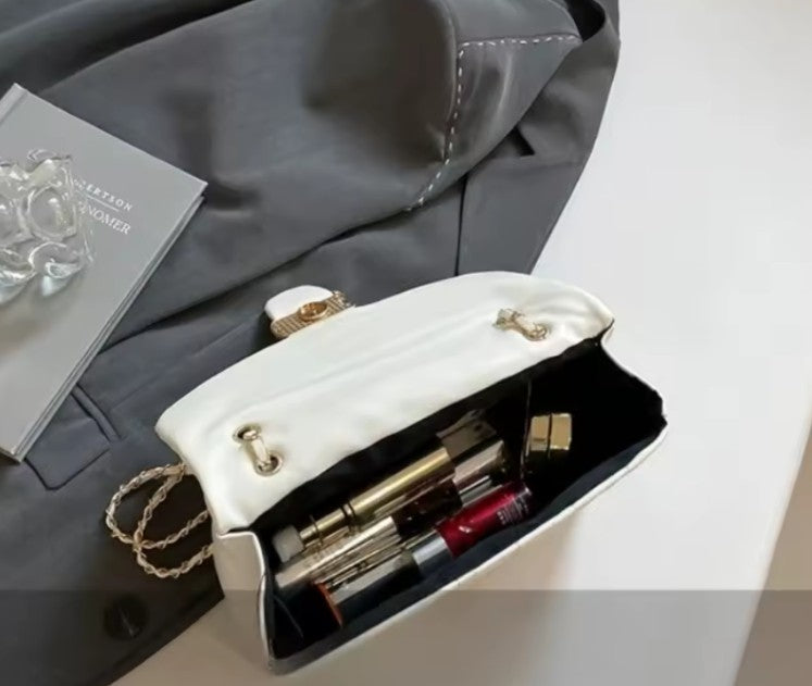 Luxury Quilted Handbag/Crossbody Bag
